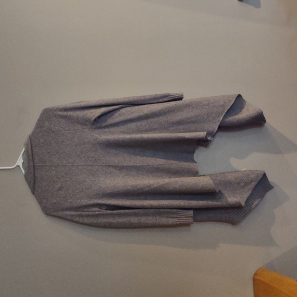 Elan women's medium gray sleeved wrap open front cardigan - Picture 2 of 5